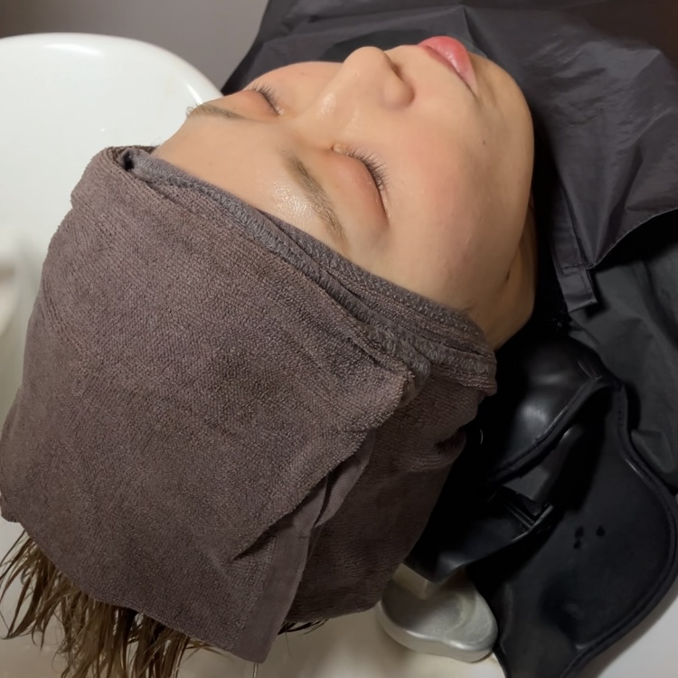40代女性に人気|熊本市東区尾ノ上美容室ヨハク|ヘッドスパのホットタオルリンパマッサージの写真